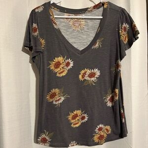 Maurices Gray Floral Short Sleeve Top